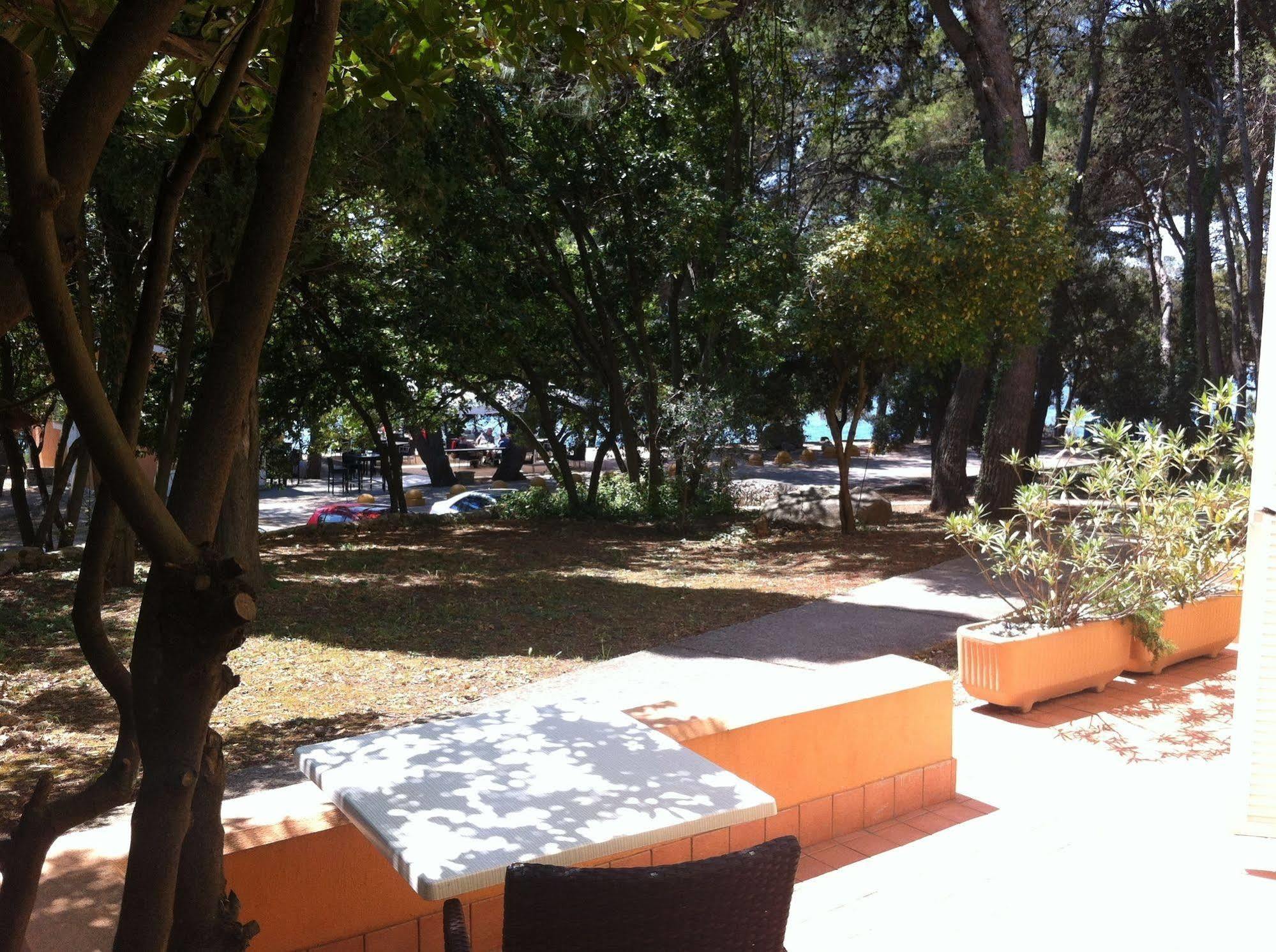 קרק Villa Lovorka - Hotel Resort Drazica מראה חיצוני תמונה
